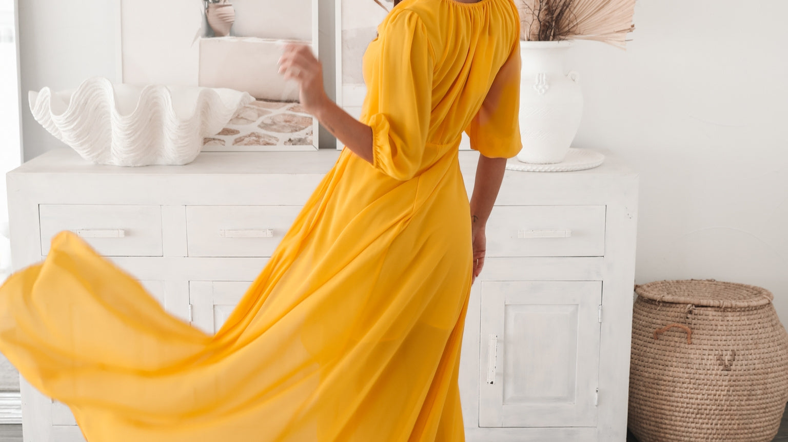 Maxi Party: Level Up Your Birthday Look with Maximum Style! 🎗️🥂