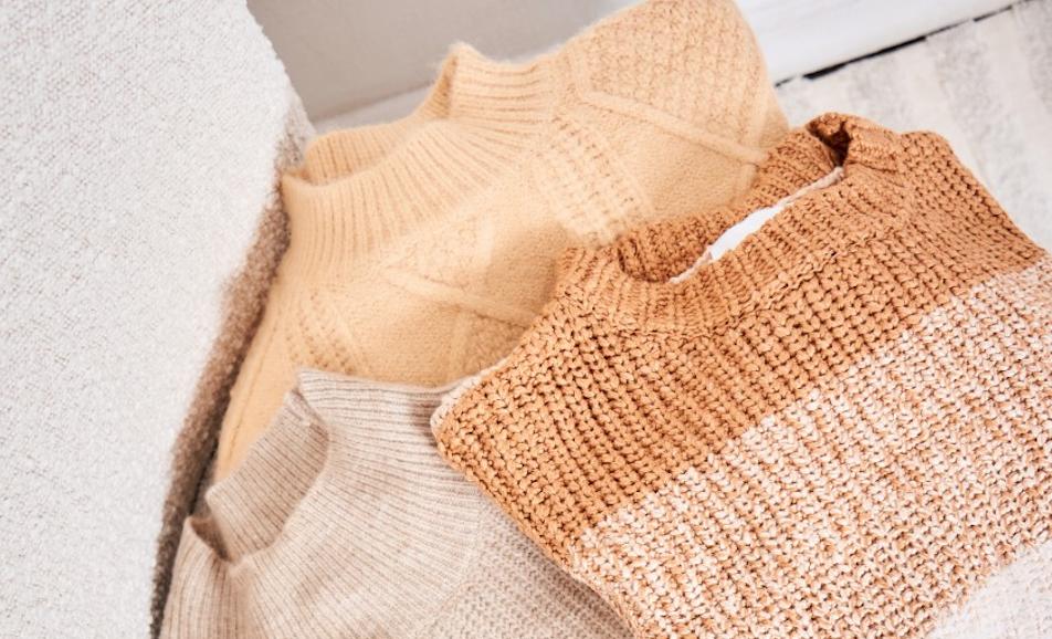 KNITWEAR