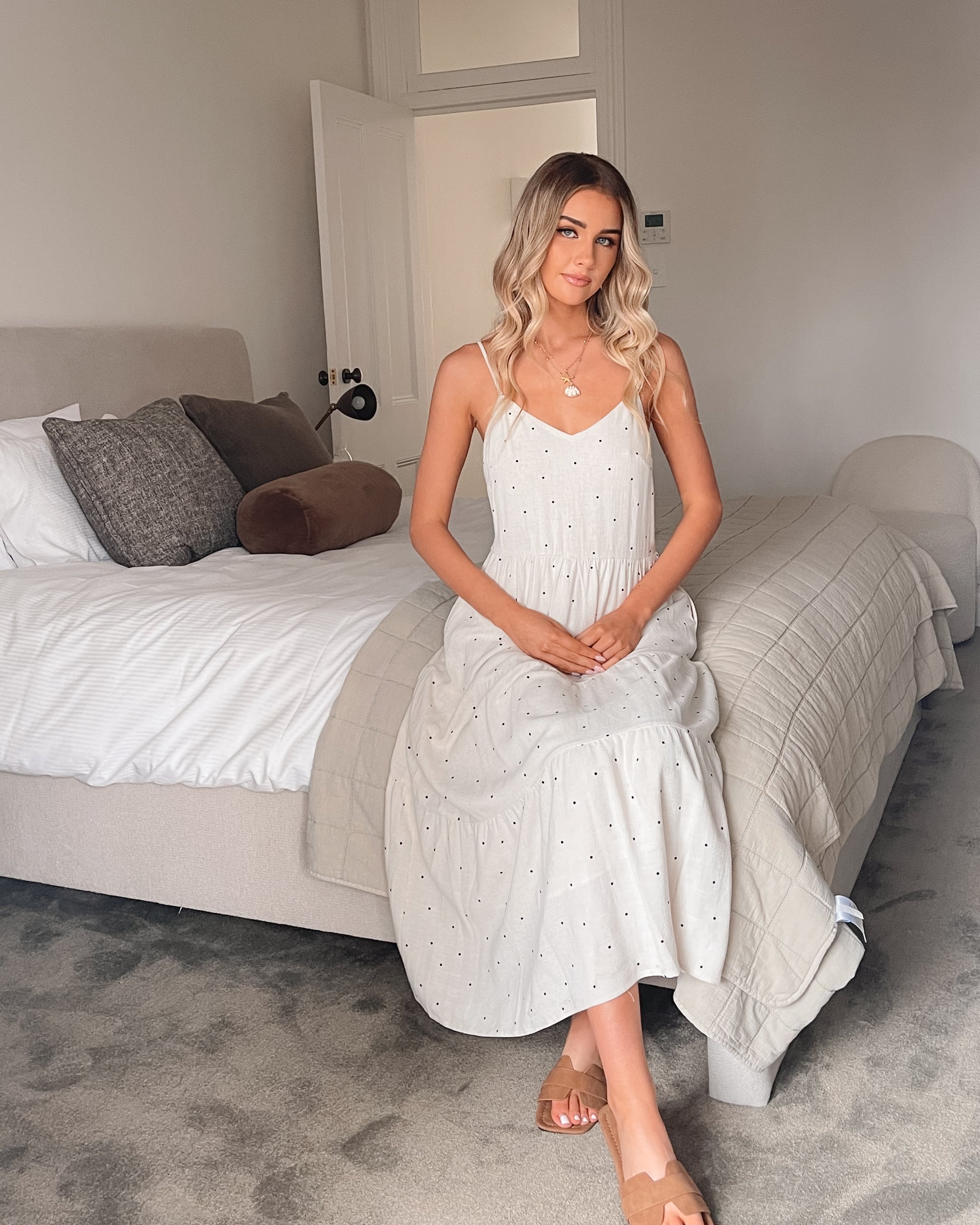 Esther & Co. Sona Dress - Oatmeal Spot – ESTHER & CO.